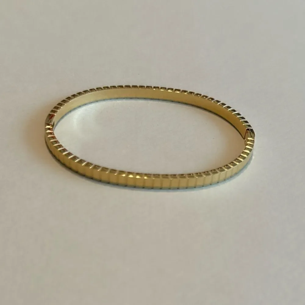 Minimalist textured bracelet M736